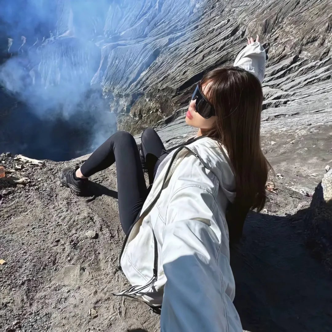 飞机和火山
